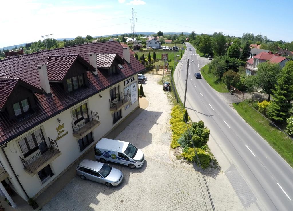 Hotel Dwa Bratanki à Rzeszów Extérieur photo