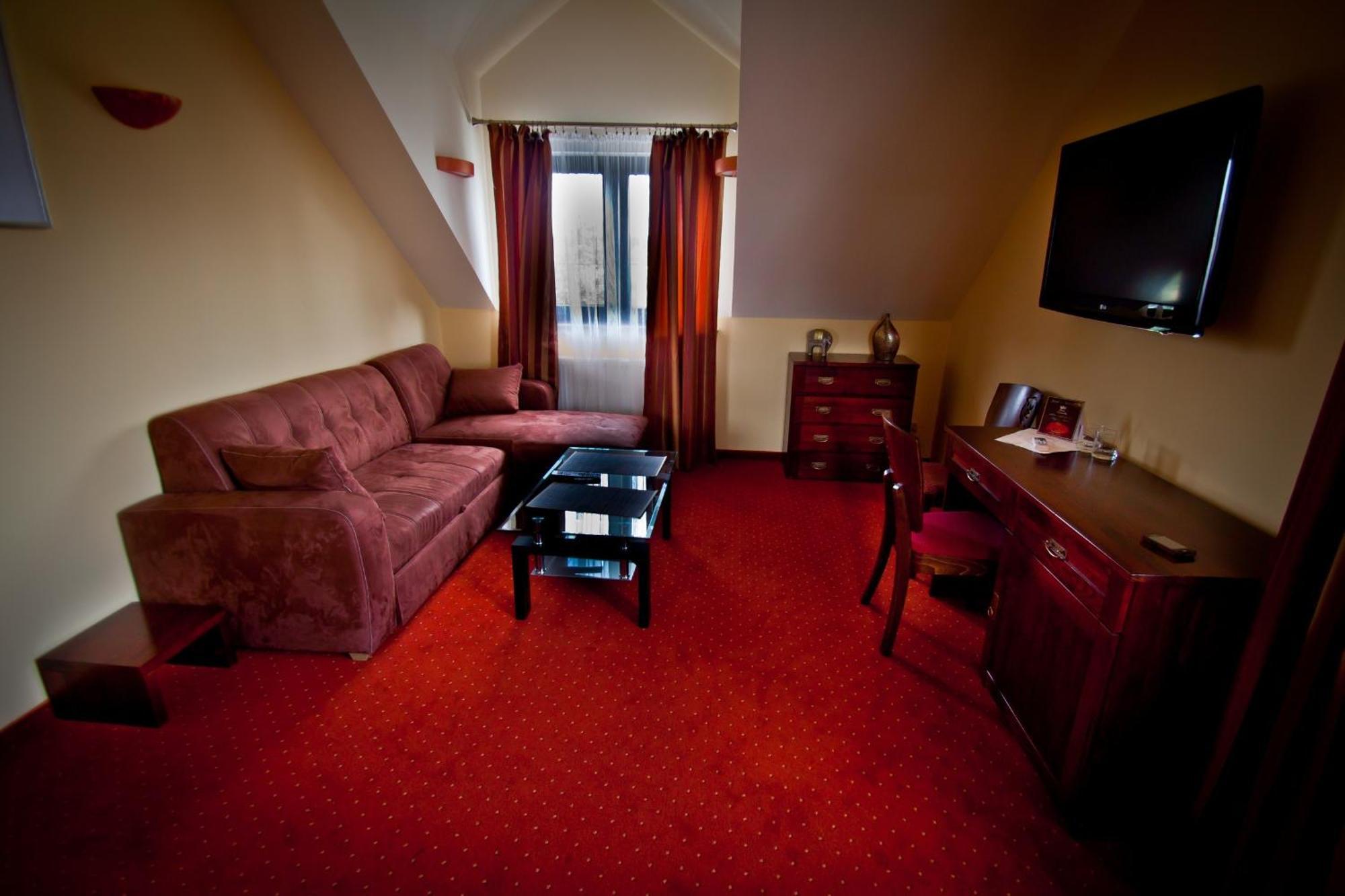 Hotel Dwa Bratanki à Rzeszów Extérieur photo