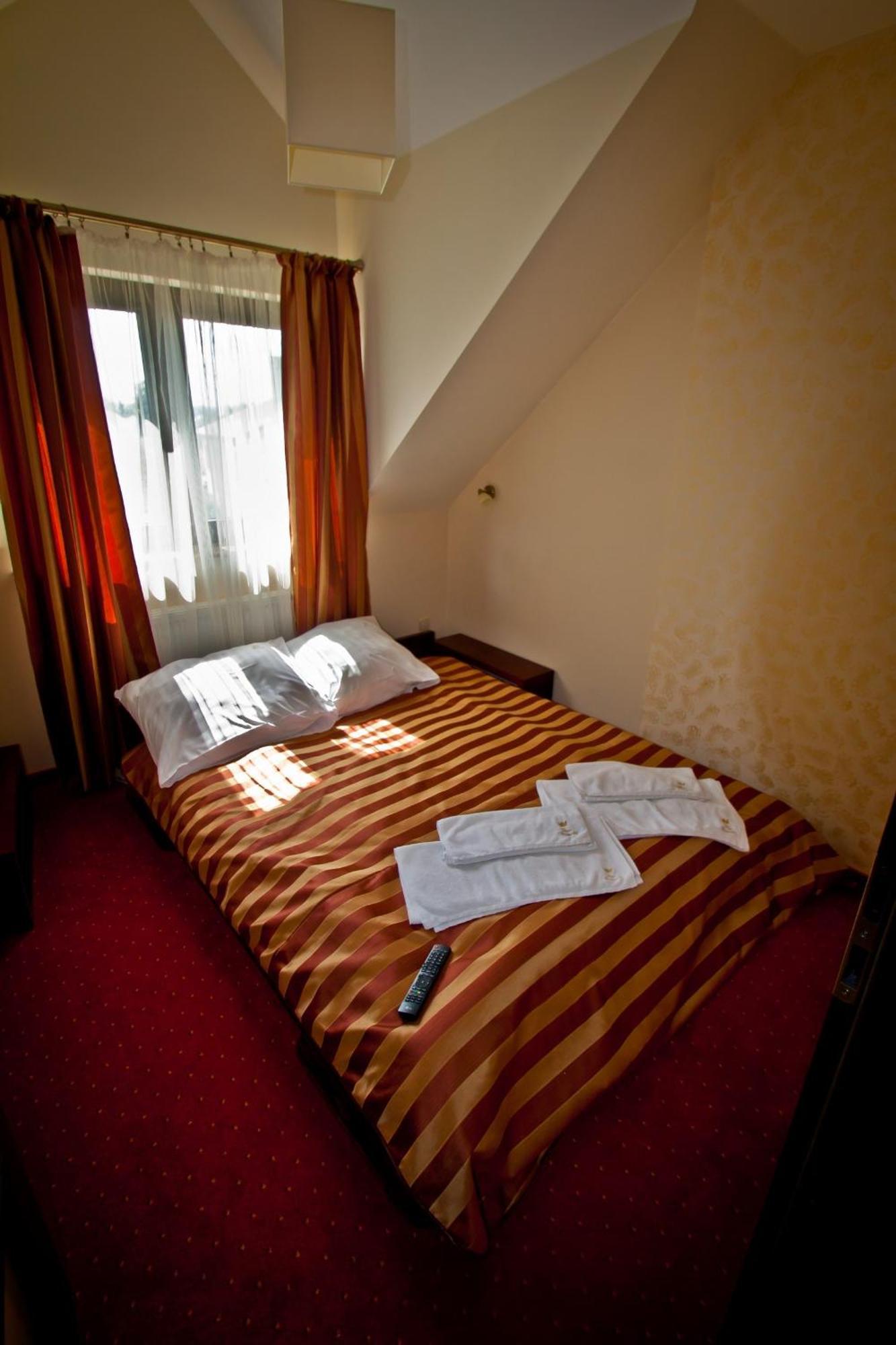 Hotel Dwa Bratanki à Rzeszów Extérieur photo