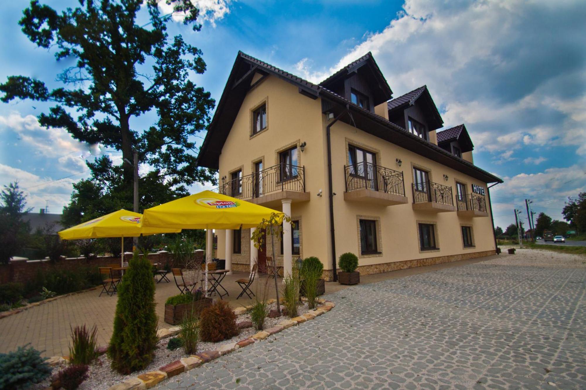 Hotel Dwa Bratanki à Rzeszów Extérieur photo