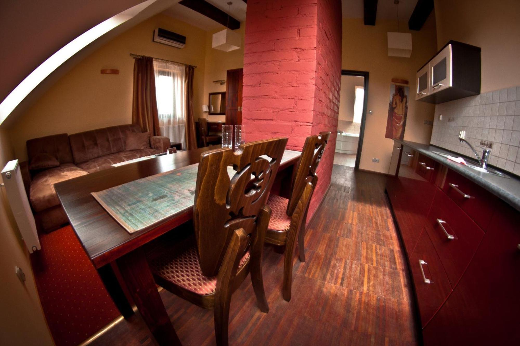 Hotel Dwa Bratanki à Rzeszów Extérieur photo