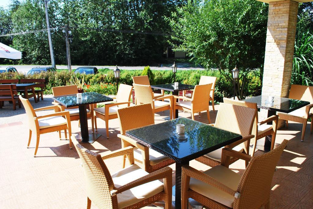 Hotel Dwa Bratanki à Rzeszów Extérieur photo