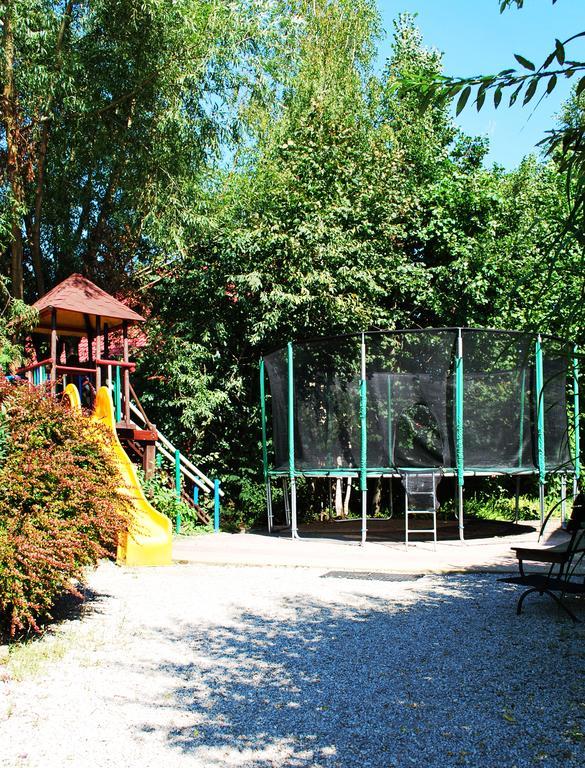 Hotel Dwa Bratanki à Rzeszów Extérieur photo