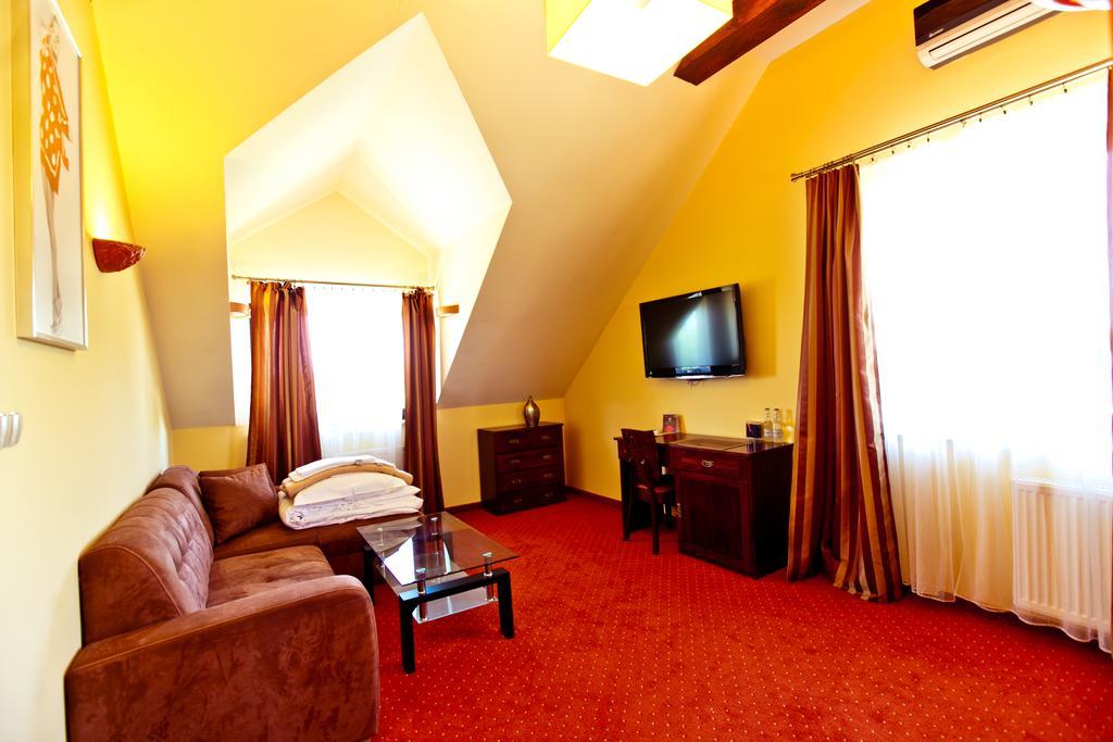 Hotel Dwa Bratanki à Rzeszów Extérieur photo